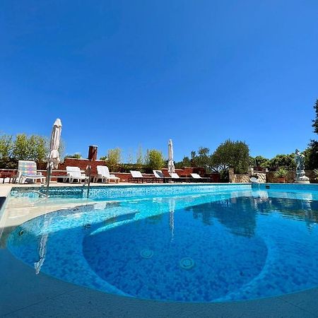 Apartment With Swimming Pool Йелса Екстериор снимка