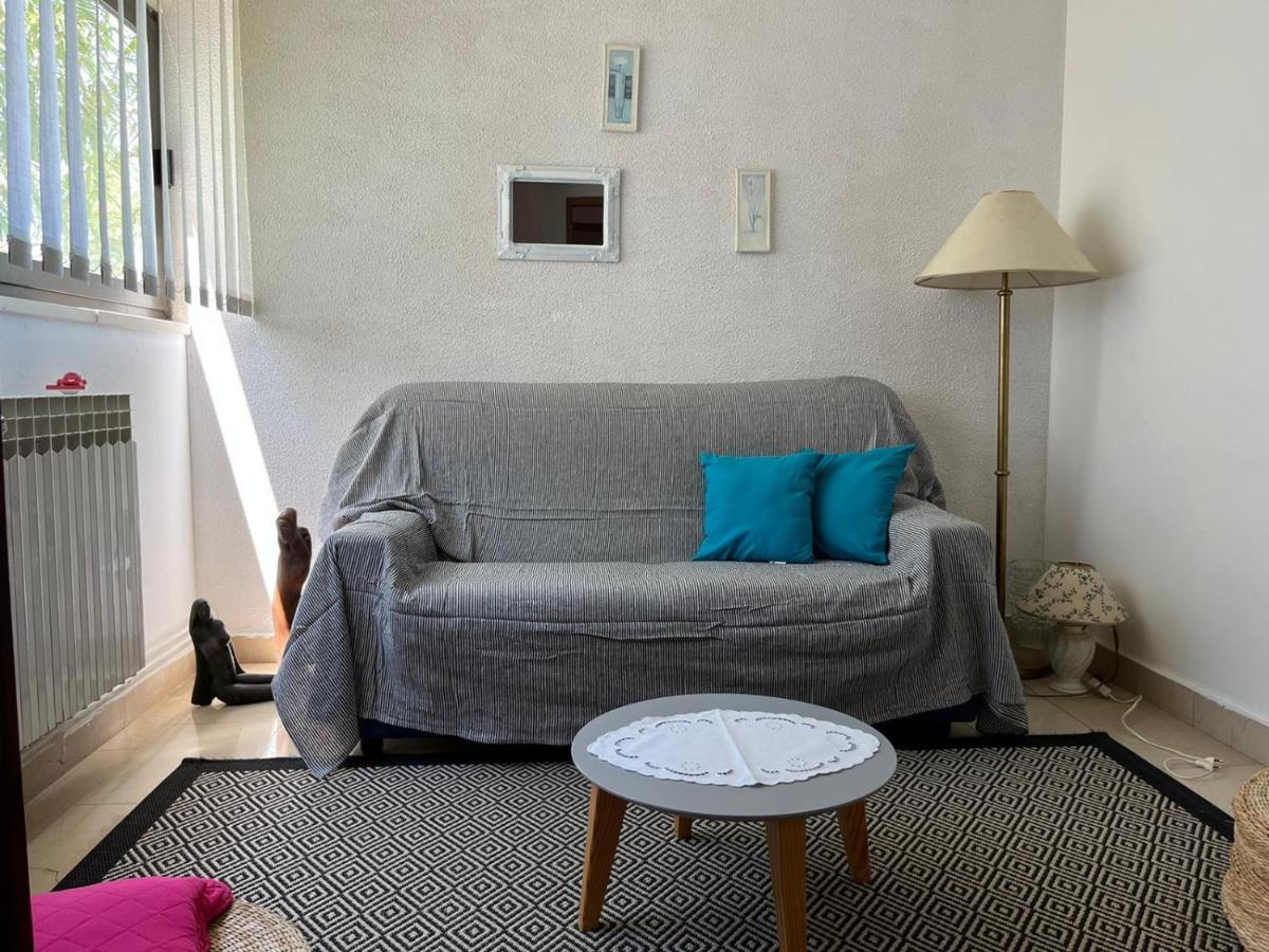 Apartment With Swimming Pool Йелса Екстериор снимка