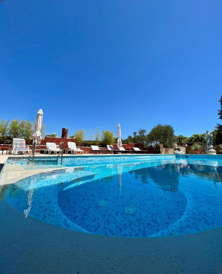 Apartment With Swimming Pool Йелса Екстериор снимка