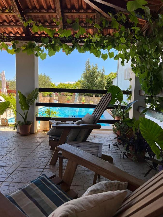 Apartment With Swimming Pool Йелса Екстериор снимка